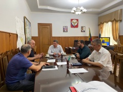 Встреча главы муниципалитета Махмуда Амиралиева с директором Буйнакского сельхозколледжа
