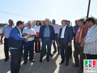 Председатель Народного Собрания Республики Дагестан Хизри Шихсаидов посетил ряд социальных объектов в  Карабудахкентском районе.