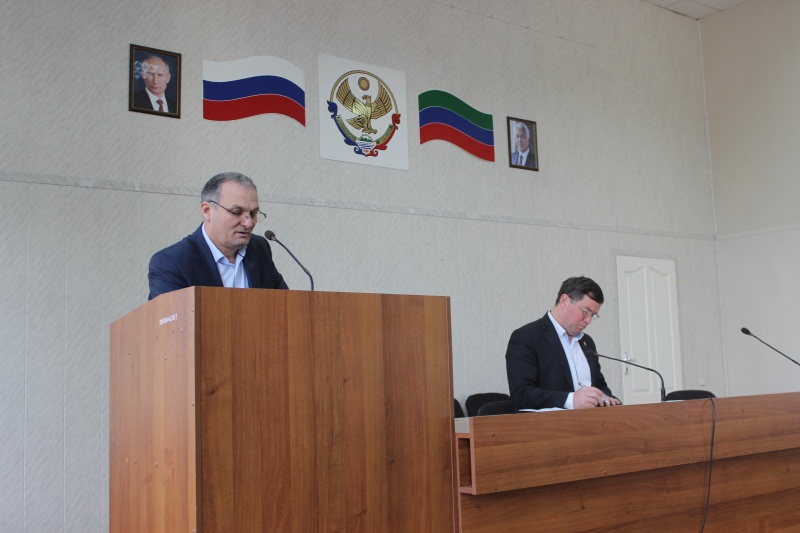 В Карабудахкентском районе обсудили работу службы земельного контроля.